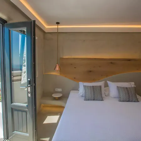 Chic Santorini Hotel 3*