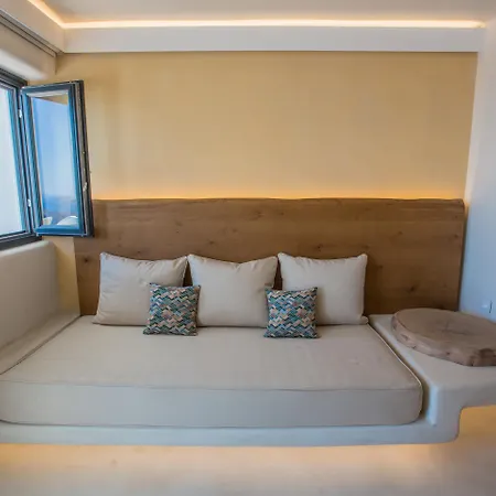 Chic Santorini 3*