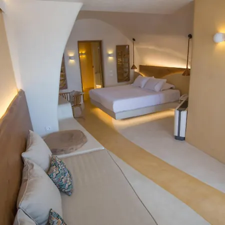 Chic Santorini Hotel 3*